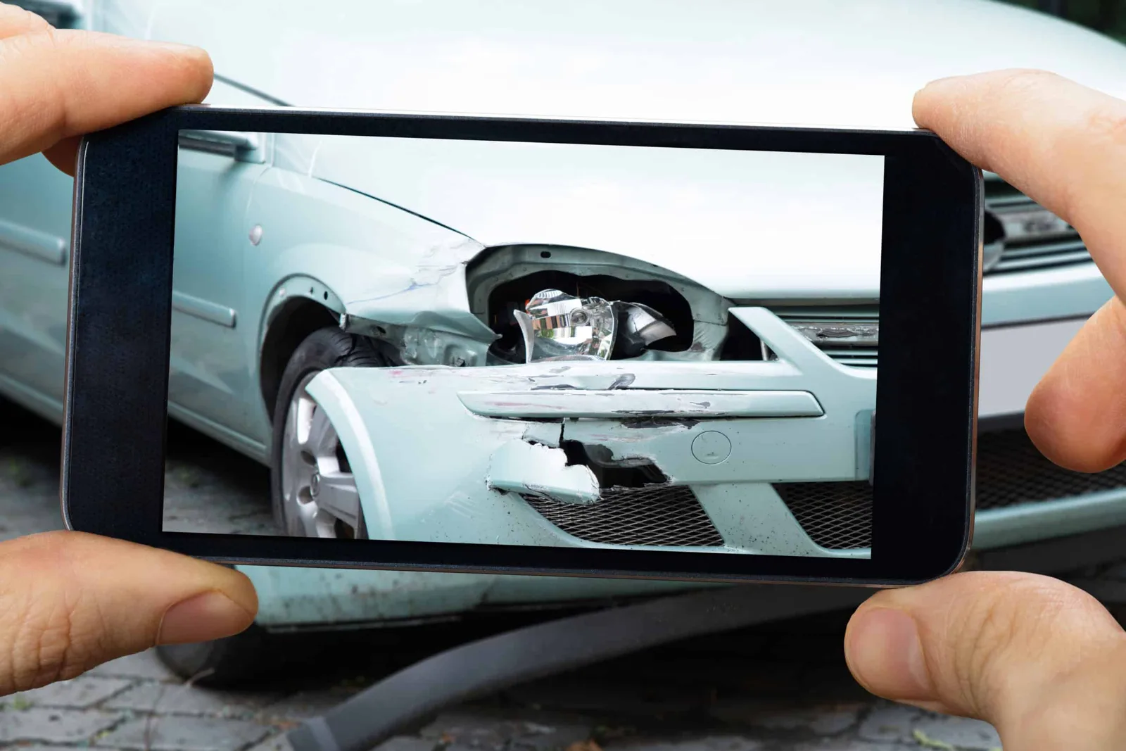 Photo-based vehicle damage capture on a phone